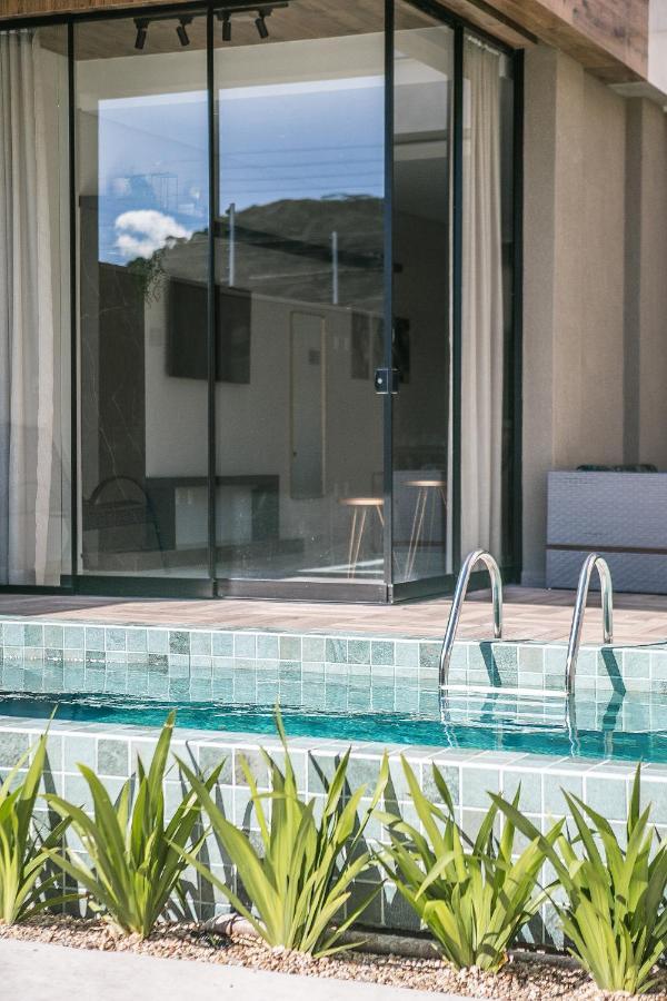 Casa Requinte, 4 Suites , Piscina II Balneario Camboriu Exterior photo